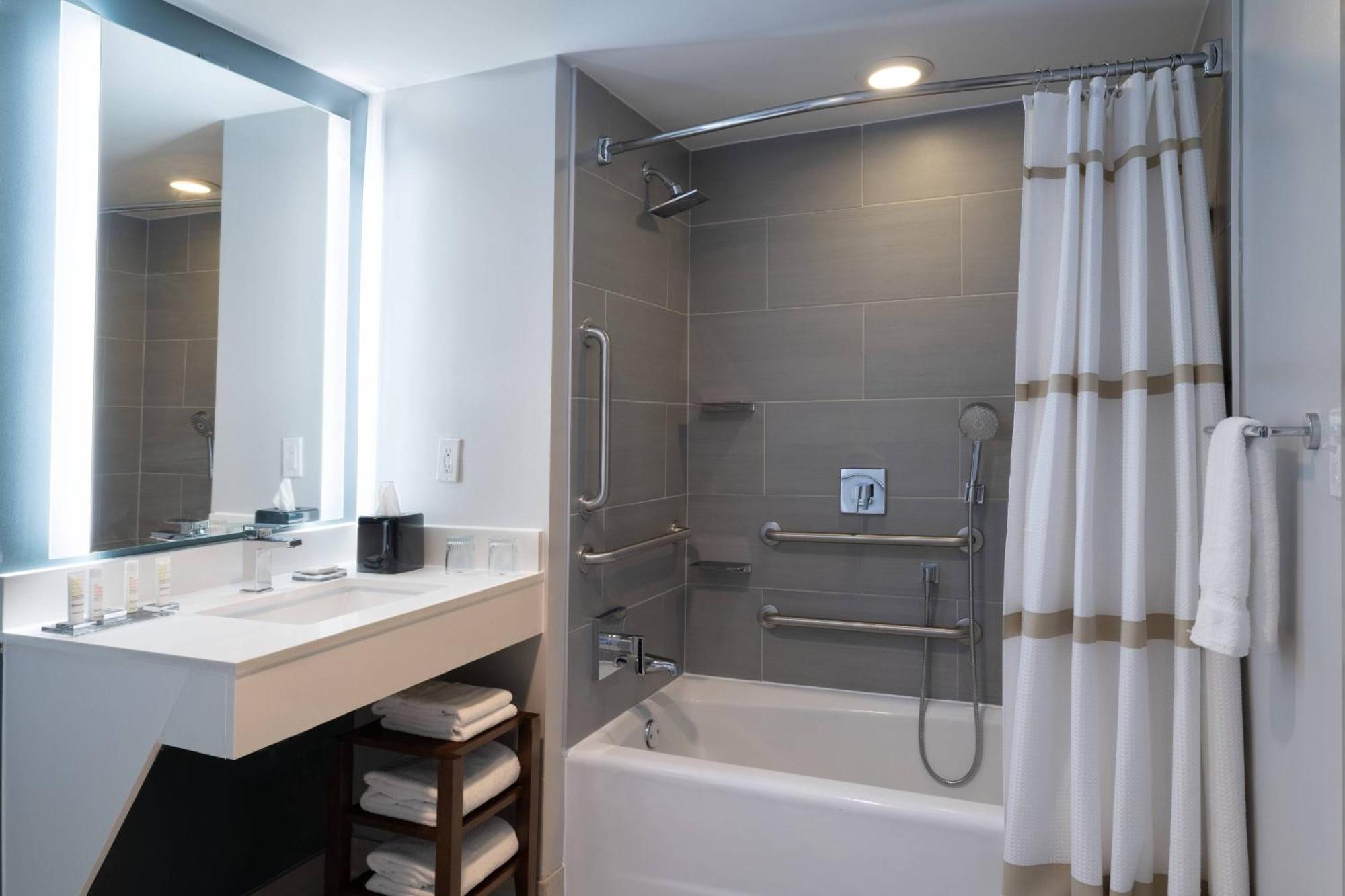 Marriott Greensboro Downtown Esterno foto