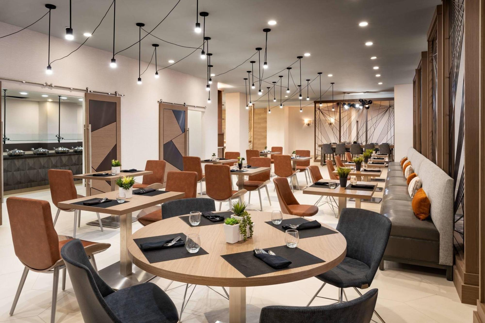 Marriott Greensboro Downtown Esterno foto